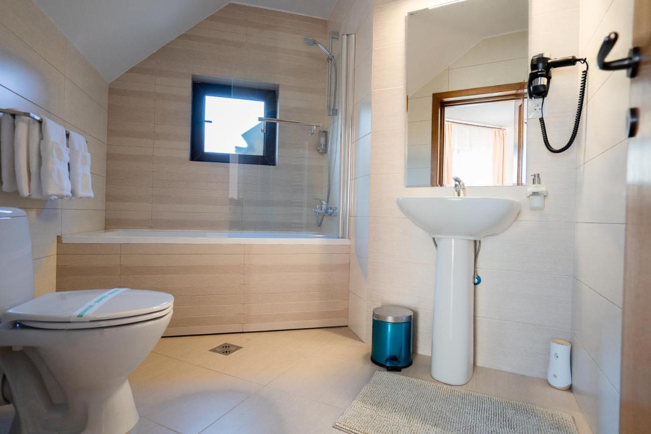 Roots Villa Redwood Brasov Luaran gambar