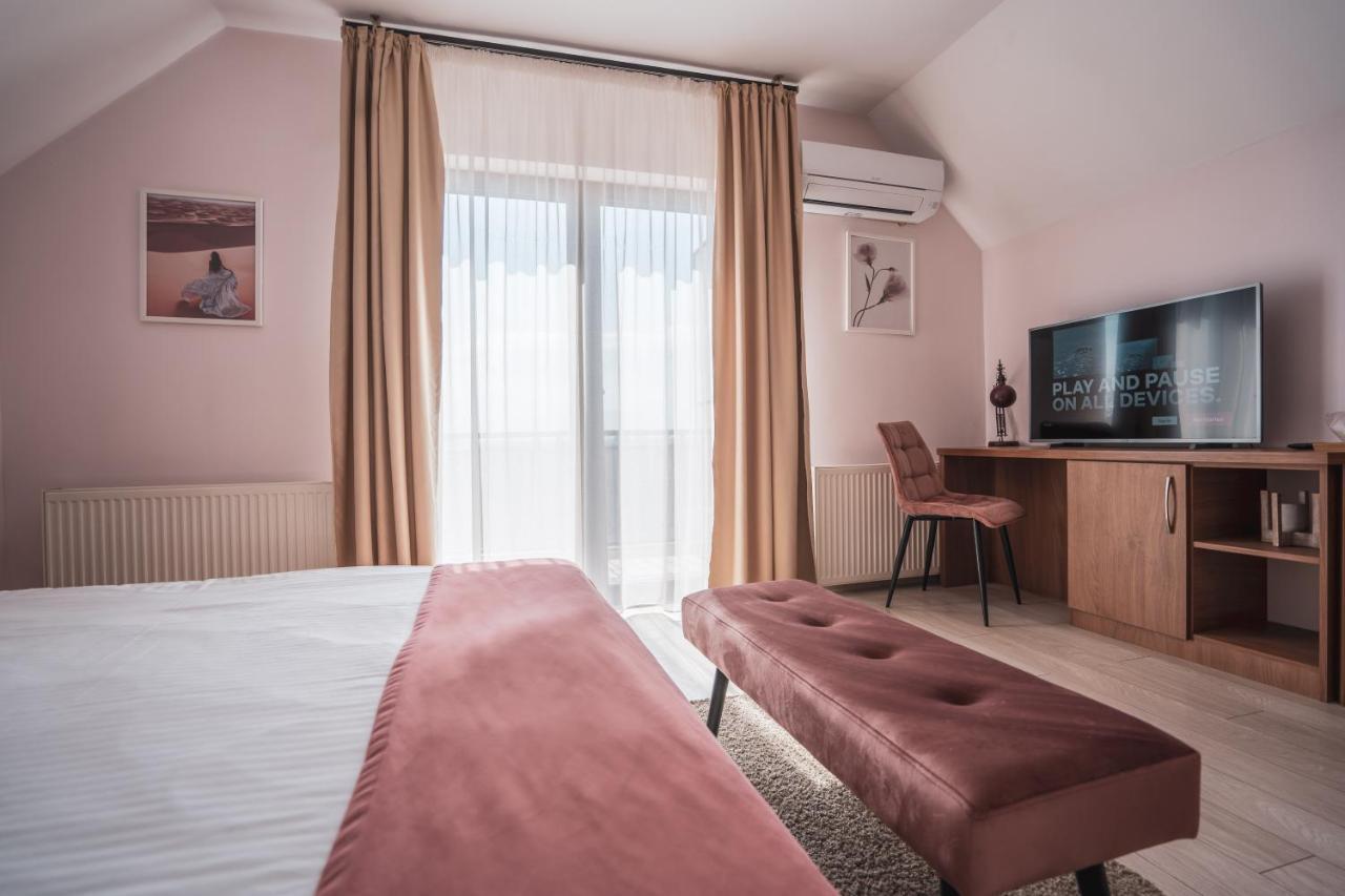 Roots Villa Redwood Brasov Luaran gambar